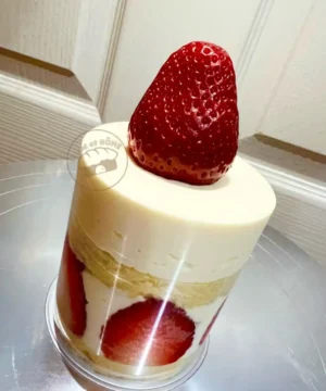 สตรอเบอร์รีช็อตเค้ก สไตล์มินิ