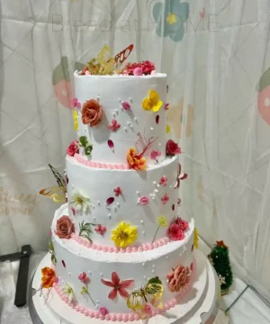 เค้กแต่งงานดอกไม้สด