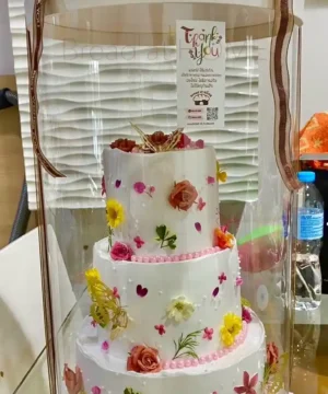 เค้กแต่งงานดอกไม้กินได้ 6 ปอนด์