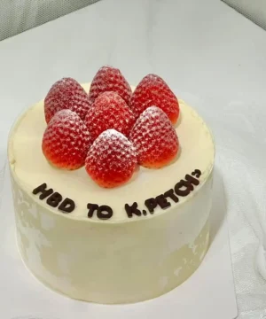 สตรอว์เบอร์รีชอร์ตเค้ก 1/2 ปอนด์