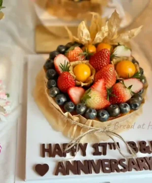 เค้กวันครบรอบชีสเค้กหน้าไหม้ ขนาด 1 ปอนด์