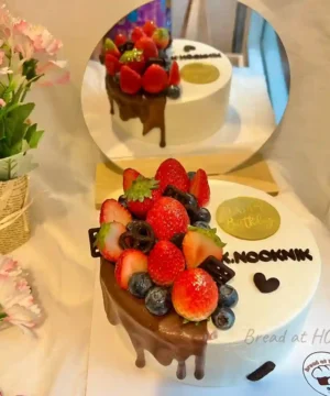 เค้กวันเกิดสตรอเบอรี่เกาหลี 1 ปอนด์