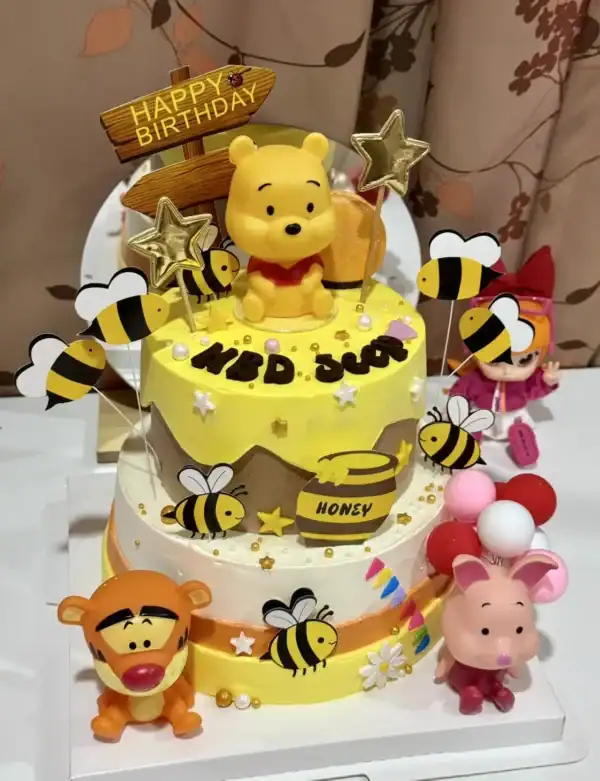เค้กหมีพูห์ 2 ชั้น