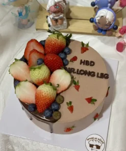 สตอเบอรี่ช็อกโกแลตช็อตเค้กวันเกิด 1 pound
