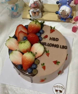 สตอเบอรี่ช็อกโกแลตช็อตเค้กวันเกิด 1 pound