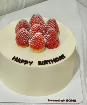 สตรอเบอรี่ช็อตเค้กครีมสดครึ่งปอนด์