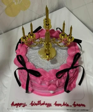 เค้กเชิงเทียนวันเกิดสีชมพู 1 ปอนด์