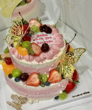 เค้กมะพร้าวอ่อนผลไม้รวมครีมสด 2 ชั้น