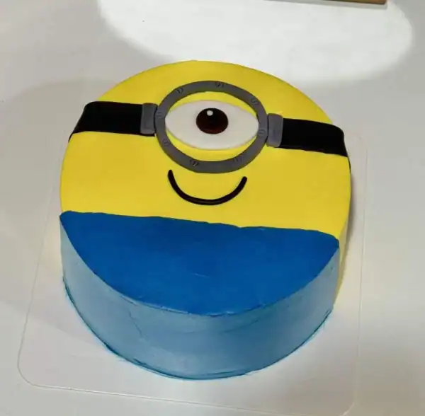 เค้ก Minion การ์ตูนสุดน่ารักสำหรับงานปาร์ตี้และวันเกิด.