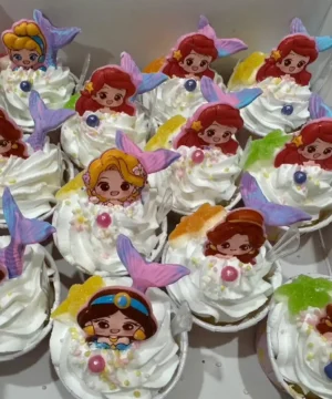 คัพเค้กแอเรียลวันเกิด