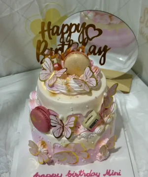 เค้กผีเสื้อ 2 ชั้น 1 ปอนด์ครึ่ง