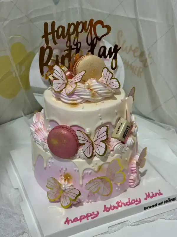 เค้กผีเสื้อวันเกิดบินได้ 2 ชั้น