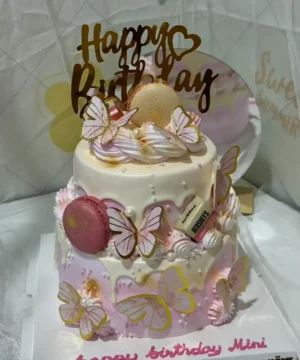 เค้กผีเสื้อบินได้ 2 ชั้น