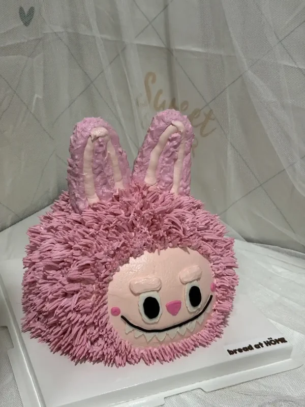 เค้กลาบูบู้สีชมพู 1 ปอนด์