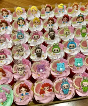 คัพเค้กลาบูบู้วันเกิด