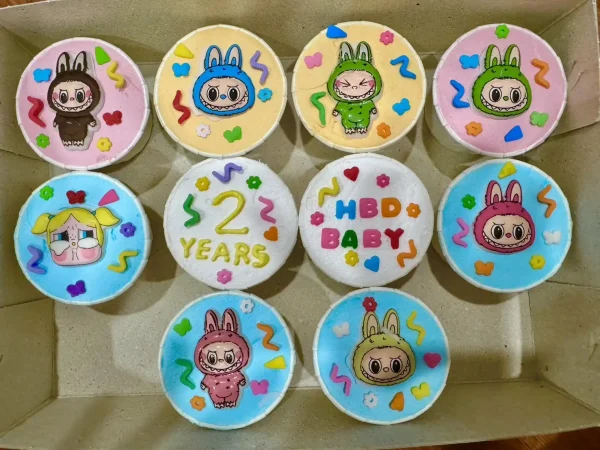 คัพเค้กวันเกิดลาบูบู้ 1 กล่อง