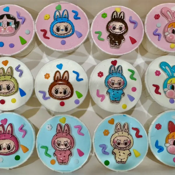 คัพเค้กวันเกิดลาบูบู้ 12 ชิ้น