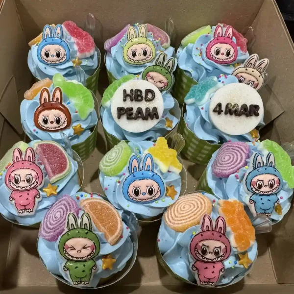 คัพเค้กวันเกิดลาบูบู้