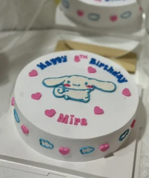 เค้กซินามอโรลซานริโอวันเกิด 3 ปอนด์