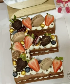 เค้กตัวอักษร E 2 ปอนด์