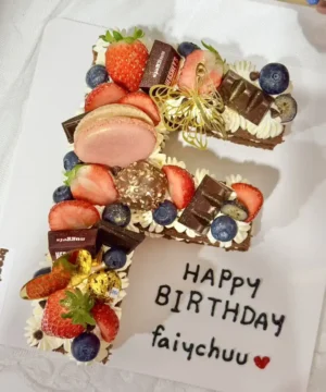 เค้กตัว F 2 ปอนด์