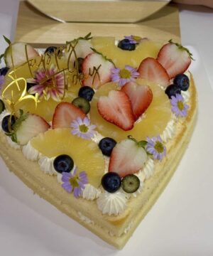 เค้กสัปปะรดรูปหัวใจ 3 ปอนด์