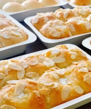 ขนมปังอัลมอนด์เนยสด