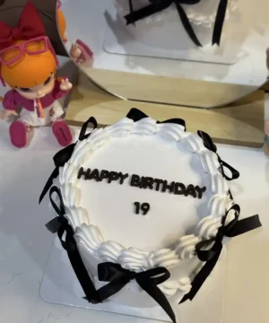 เค้กโบว์ครึ่งปอนด์