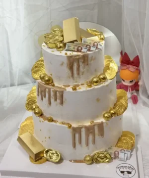 ทองคำและเงินปลอมตกแต่งเค้กวันเกิดรูปแบบหรูหรา.