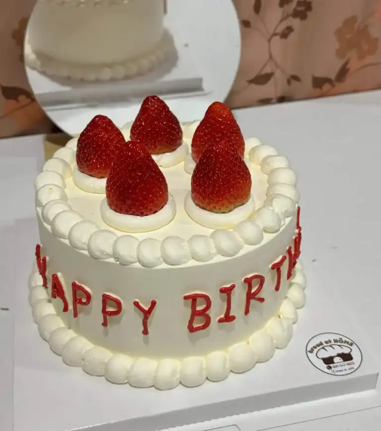 สตรอว์เบอร์รีชอร์ตเค้ก สปันจ์ฟูเบา ครีมสดแท้ ความสุขในทุกคำ - Image 3