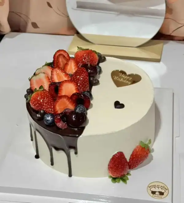 สตรอว์เบอร์รีชอร์ตเค้ก สปันจ์ฟูเบา ครีมสดแท้ ความสุขในทุกคำ - Image 3