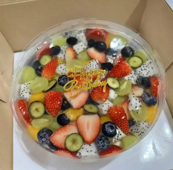 เค้กผลไม้รวมเยลลี่ชีสพายสดใส พร้อมผลไม้สดและเยลลี่หวาน เค้กพรีเมี่ยมสไตล์ญี่ปุ่นสำหรับโอกาสพิเศษ.