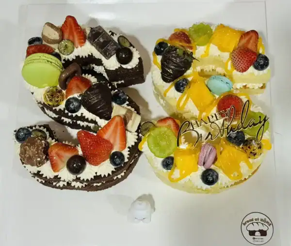 เค้กตัวอักษร S แบบเป็นเซ็ต