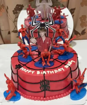 เค้กสไปเดอร์แมน 2 ปอนด์