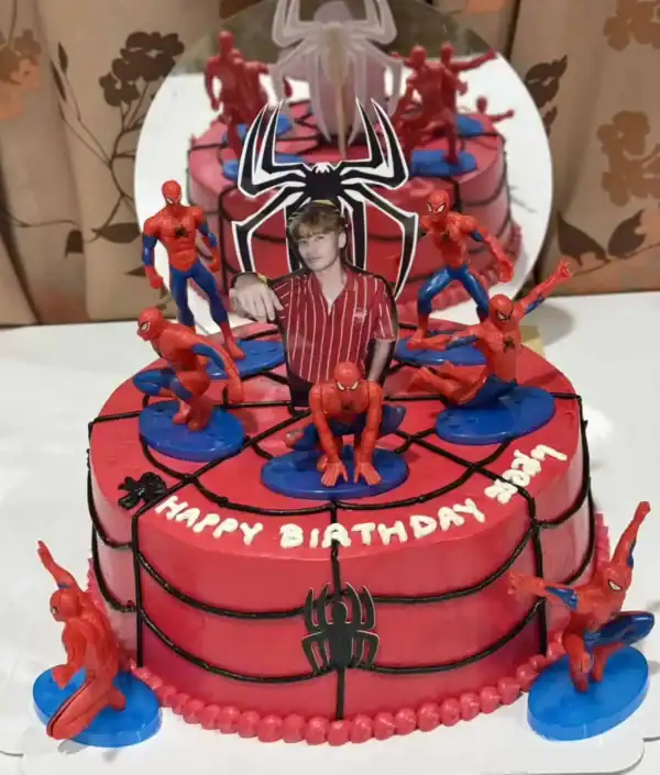 เค้กสไปเดอร์แมน 2 ปอนด์