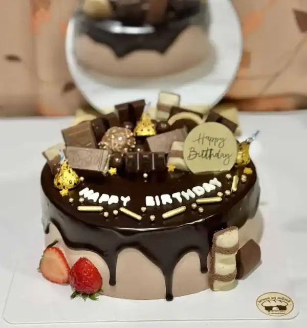 🍫 ย้อนวัยสู่ความสุขที่คุ้นเคย: "เค้กช็อกโกแลตธรรมดา" ที่ไม่ธรรมดาเลยสักนิด - Image 8