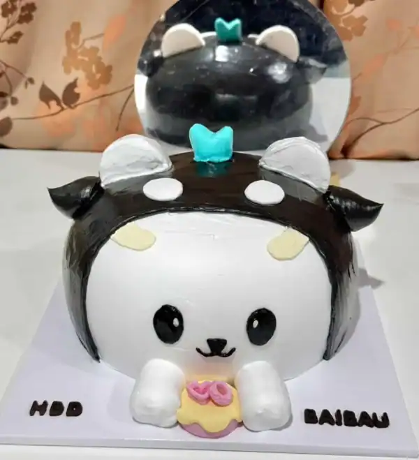 เค้กโพก้าซังสุดน่ารัก ทำจากวัตถุดิบคุณภาพสูง เหมาะสำหรับงานเฉลิมฉลองและเป็นของขวัญพิเศษในโอกาสสำคัญ.