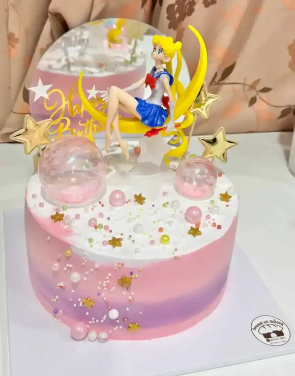 เค้กเซเลอร์มูนสุดน่ารัก พร้อมโมเดลตกแต่งแบบ Custom สำหรับงานพิเศษ เริ่มต้นที่ 590 บาท.